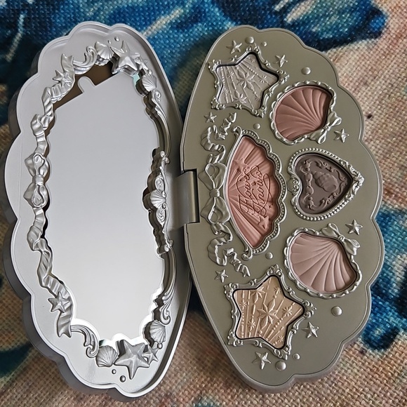 Flower Knows Shell's Jewel Eyeshadow Palette Moonlight Pearl